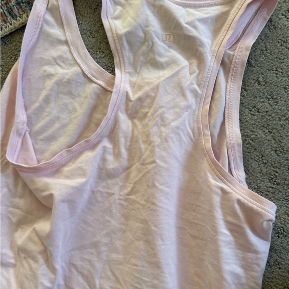 Lululemon swiftly racer back tank 2.0 in color strawberry milkshake. Size 6 - Picture 4 of 5